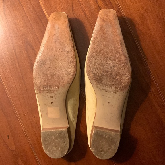 Vintage Fratelli Rossetti Pale Yellow Suede Mules - Picture 10 of 10